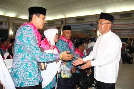 Gubri Lepas 450 JCH Kloter 1 Riau di Batam
